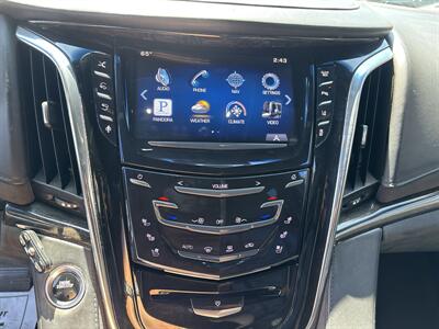 2015 Cadillac Escalade Platinum - Photo 19 - Portland, OR 97267