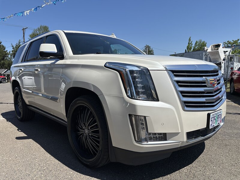 2015 Cadillac Escalade Platinum   - Photo 1 - Portland, OR 97267