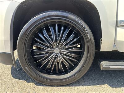 2015 Cadillac Escalade Platinum - Photo 29 - Portland, OR 97267