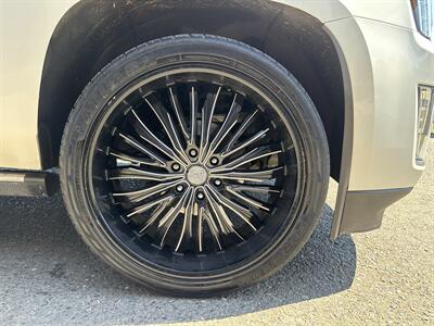 2015 Cadillac Escalade Platinum - Photo 32 - Portland, OR 97267