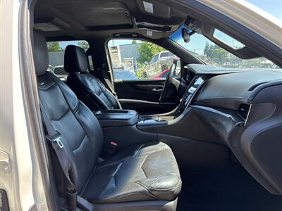 2015 Cadillac Escalade Platinum - Photo 17 - Portland, OR 97267