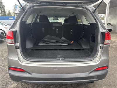 2017 Kia Sorento L   - Photo 14 - Portland, OR 97267