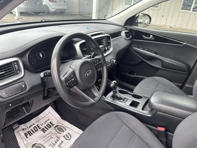 2017 Kia Sorento L   - Photo 10 - Portland, OR 97267