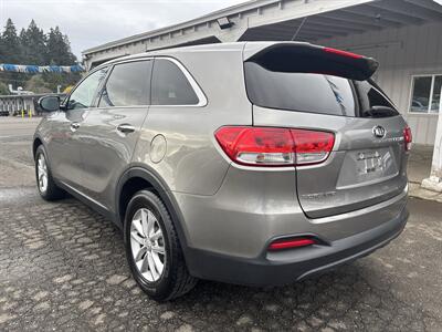 2017 Kia Sorento L   - Photo 5 - Portland, OR 97267