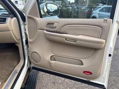2009 Cadillac Escalade   - Photo 20 - Portland, OR 97267
