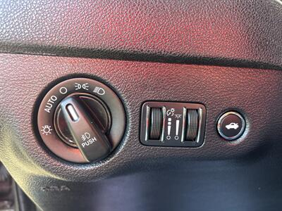 2014 Dodge Charger SXT   - Photo 20 - Portland, OR 97267