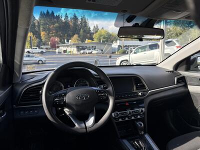 2020 Hyundai ELANTRA SEL - Photo 10 - Portland, OR 97267