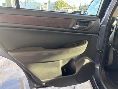 2015 Subaru Outback 3.6R Limited - Photo 17 - Portland, OR 97267