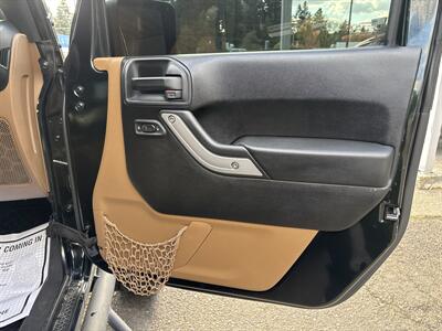 2012 Jeep Wrangler Unlimited Sahara   - Photo 19 - Portland, OR 97267