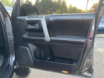 2014 Toyota 4Runner SR5 Premium - Photo 18 - Portland, OR 97267