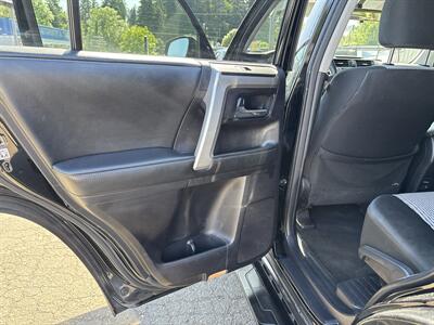 2014 Toyota 4Runner SR5 - Photo 11 - Portland, OR 97267