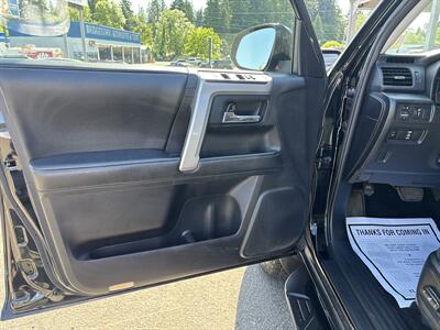 2014 Toyota 4Runner SR5 - Photo 9 - Portland, OR 97267