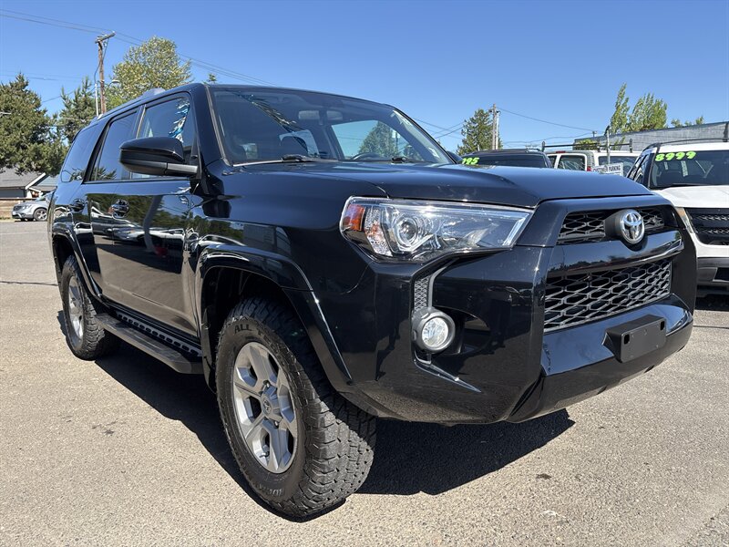2014 Toyota 4Runner SR5   - Photo 1 - Portland, OR 97267