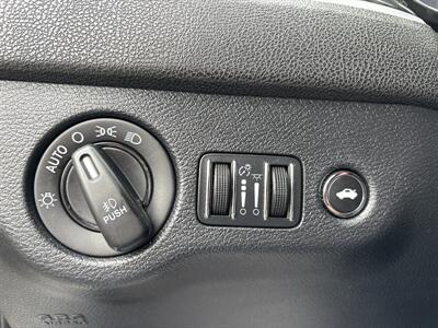 2014 Chrysler 300C - Photo 18 - Portland, OR 97267