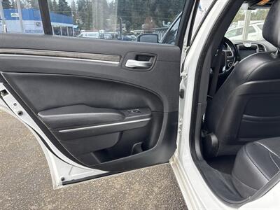 2014 Chrysler 300C - Photo 11 - Portland, OR 97267