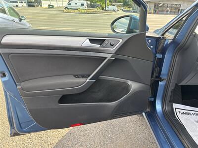 2016 Volkswagen e-Golf SE - Photo 9 - Portland, OR 97267