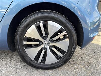 2016 Volkswagen e-Golf SE - Photo 25 - Portland, OR 97267