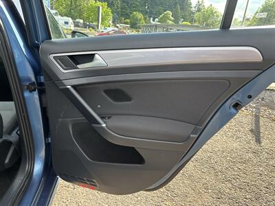 2016 Volkswagen e-Golf SE - Photo 16 - Portland, OR 97267