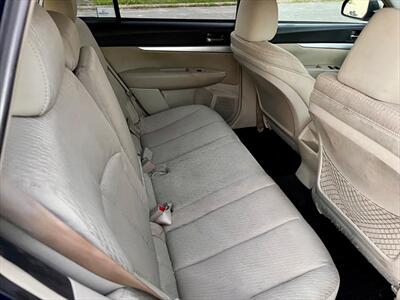 2011 Subaru Outback 2.5i Premium   - Photo 10 - Evansville, IN 47711