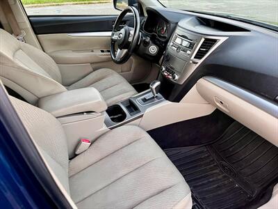2011 Subaru Outback 2.5i Premium   - Photo 9 - Evansville, IN 47711