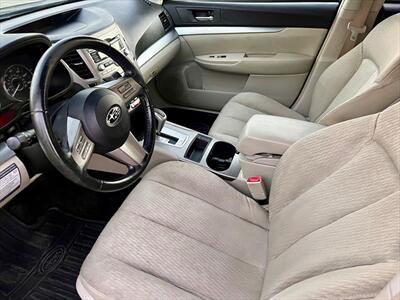 2011 Subaru Outback 2.5i Premium   - Photo 13 - Evansville, IN 47711