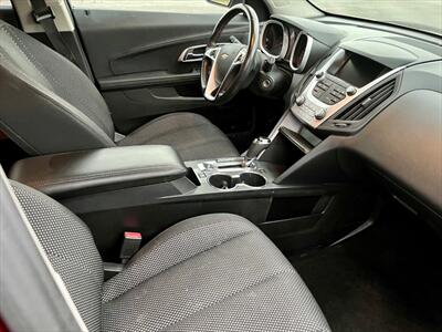 2017 Chevrolet Equinox LT   - Photo 8 - Evansville, IN 47711