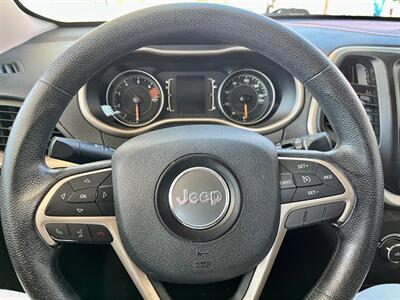 2016 Jeep Cherokee Sport   - Photo 13 - Evansville, IN 47711