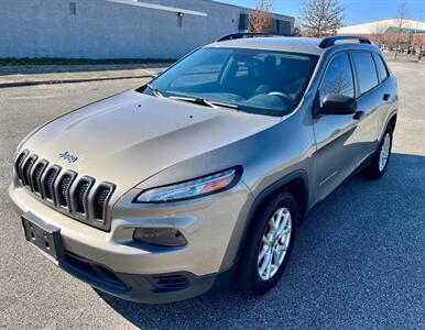 2016 Jeep Cherokee Sport   - Photo 1 - Evansville, IN 47711