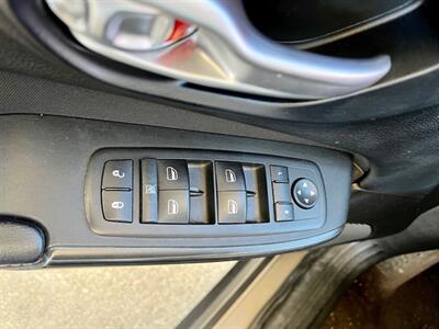2016 Jeep Cherokee Sport   - Photo 12 - Evansville, IN 47711