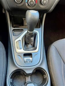 2016 Jeep Cherokee Sport   - Photo 16 - Evansville, IN 47711