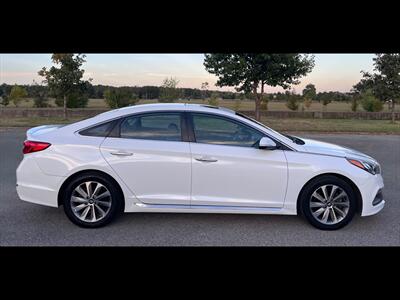 2017 Hyundai SONATA Sport - Photo 2 - Evansville, IN 47711