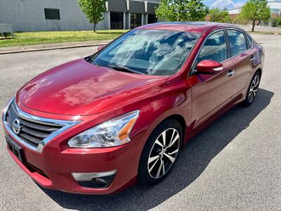 2015 Nissan Altima 2.5   - Photo 1 - Evansville, IN 47711