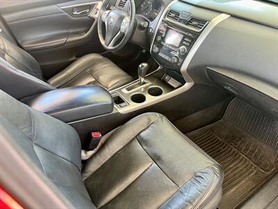 2015 Nissan Altima 2.5   - Photo 9 - Evansville, IN 47711