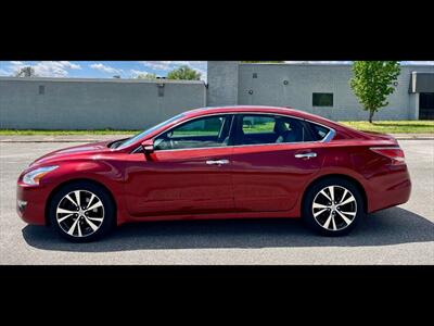 2015 Nissan Altima 2.5   - Photo 2 - Evansville, IN 47711