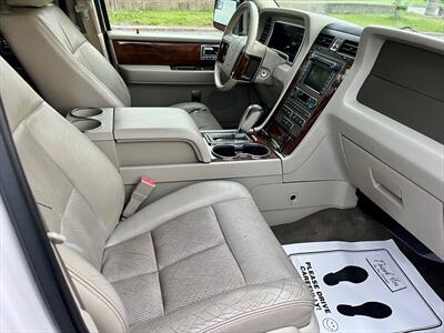 2013 Lincoln Navigator   - Photo 9 - Evansville, IN 47711