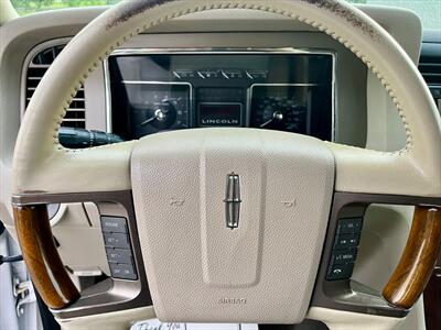 2013 Lincoln Navigator   - Photo 16 - Evansville, IN 47711