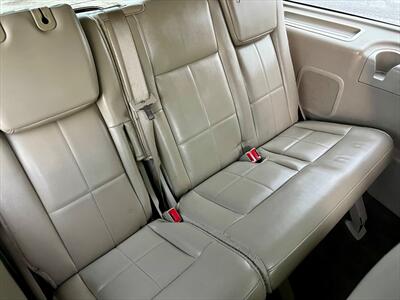 2013 Lincoln Navigator   - Photo 11 - Evansville, IN 47711
