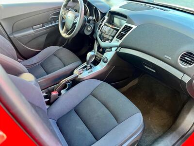 2016 Chevrolet Cruze Limited 1LT Auto   - Photo 9 - Evansville, IN 47711