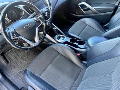 2013 Hyundai VELOSTER DCT - Photo 12 - Evansville, IN 47711