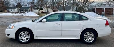 2009 Chevrolet Impala LT   - Photo 2 - Evansville, IN 47711