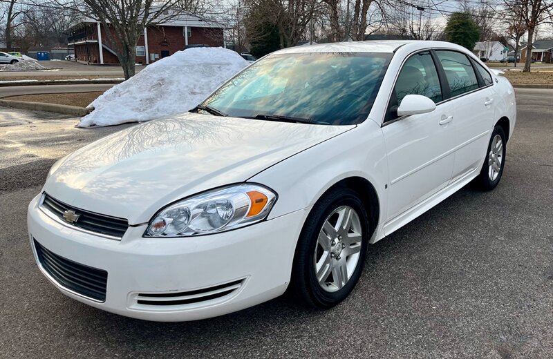2009 Chevrolet Impala LT   - Photo 1 - Evansville, IN 47711