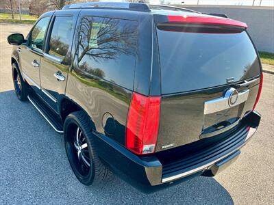 2011 Cadillac Escalade Luxury - Photo 5 - Evansville, IN 47711