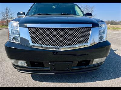 2011 Cadillac Escalade Luxury - Photo 8 - Evansville, IN 47711