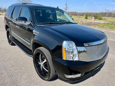 2011 Cadillac Escalade Luxury - Photo 2 - Evansville, IN 47711