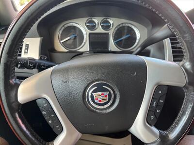 2011 Cadillac Escalade Luxury - Photo 15 - Evansville, IN 47711
