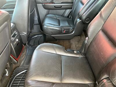 2011 Cadillac Escalade Luxury - Photo 12 - Evansville, IN 47711