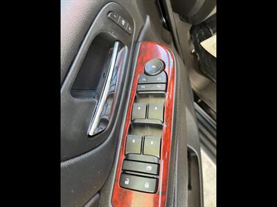 2011 Cadillac Escalade Luxury - Photo 13 - Evansville, IN 47711