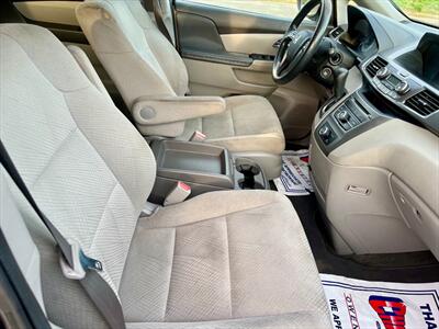 2016 Honda Odyssey LX   - Photo 8 - Evansville, IN 47711