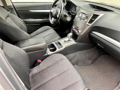 2011 Subaru Outback 2.5i Premium   - Photo 8 - Evansville, IN 47711