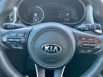 2017 Kia Sorento L   - Photo 14 - Evansville, IN 47711